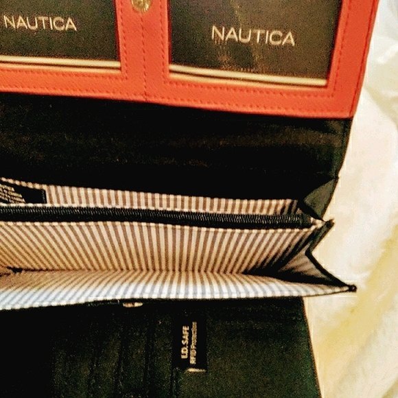 Nautica Wallet in Beautiful Bright Pink - Picture 6 of 9
